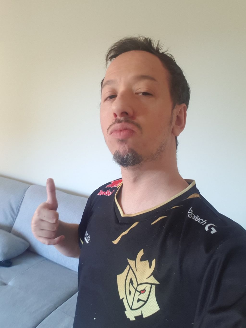 Knekro - Máximo de subs en Twitch: 9674 en septiembre de 2021