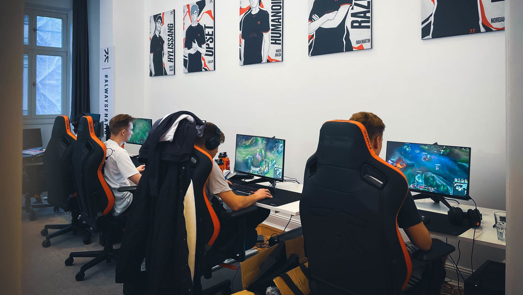 Fnatic entrenando en sus oficinas