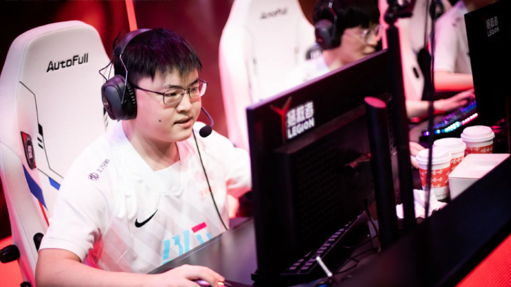 Uzi | 350 kills totales en Worlds