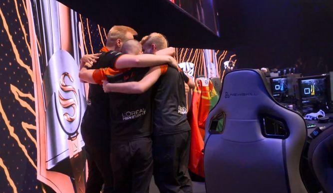 Fnatic TQ tras ganar la Superliga