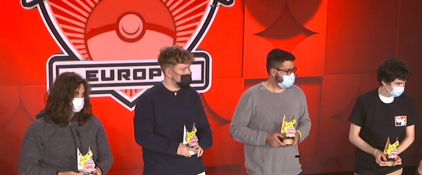 Riopaser, segundo por al derecha, junto a los campeones de otras modalidades