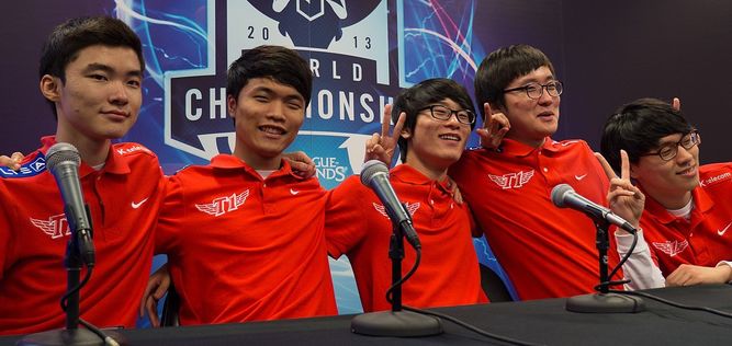 Faker, Impact, Piglet, bengi y PoohManDu: primeros campeones del mundo de la LCK (2013)