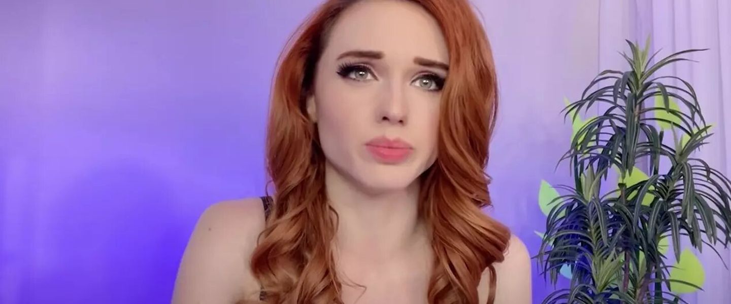 La streamer tiene a un empleado armado viviendo en su casa