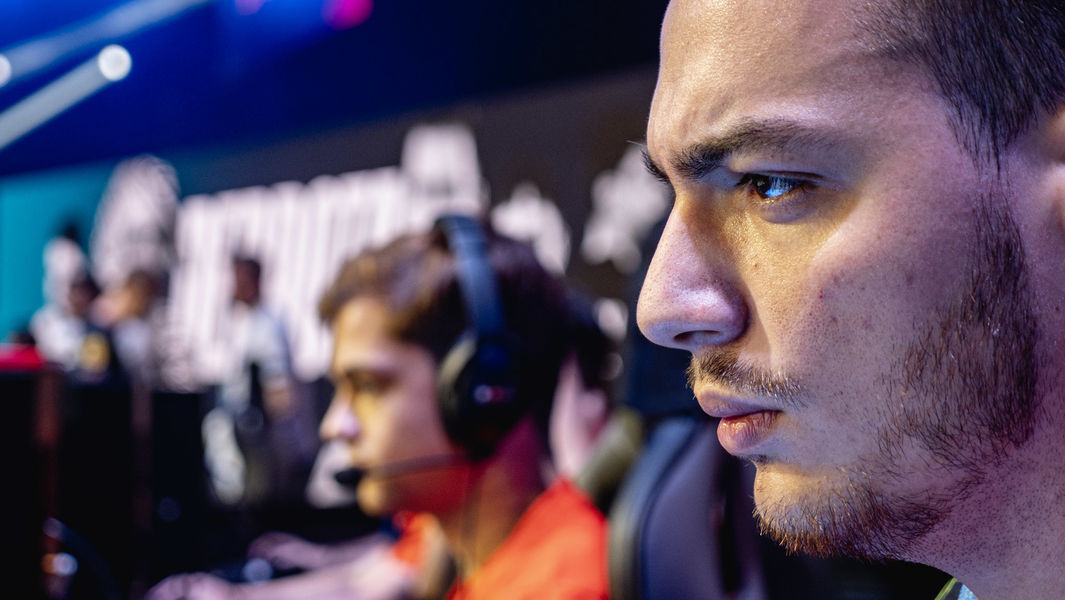 Rhuckz en un partido con Fnatic TQ