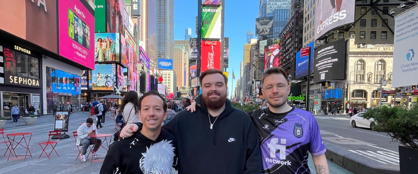 Ibai, Knekro y Reven en Times Square