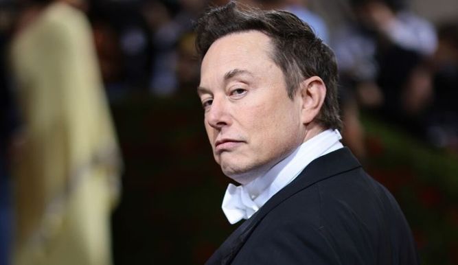 Elon Musk vuelve a caldear el ambiente