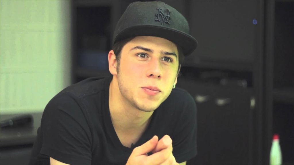 Alex Strecci, youtuber mexicano