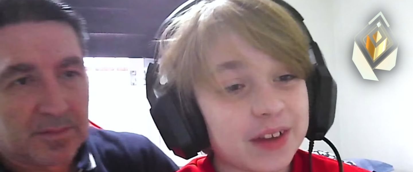 Lucas y su padre cuando consiguió subir a Radiante en VALORANT