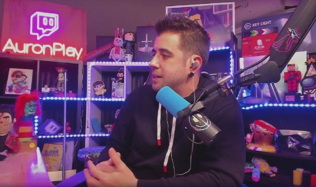 Auron responde a las críticas