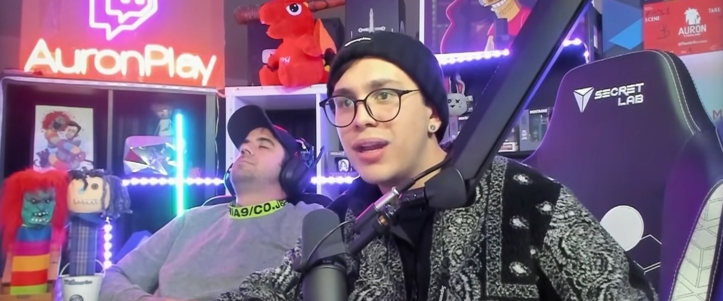 Juan y Auron, en un directo hace un año