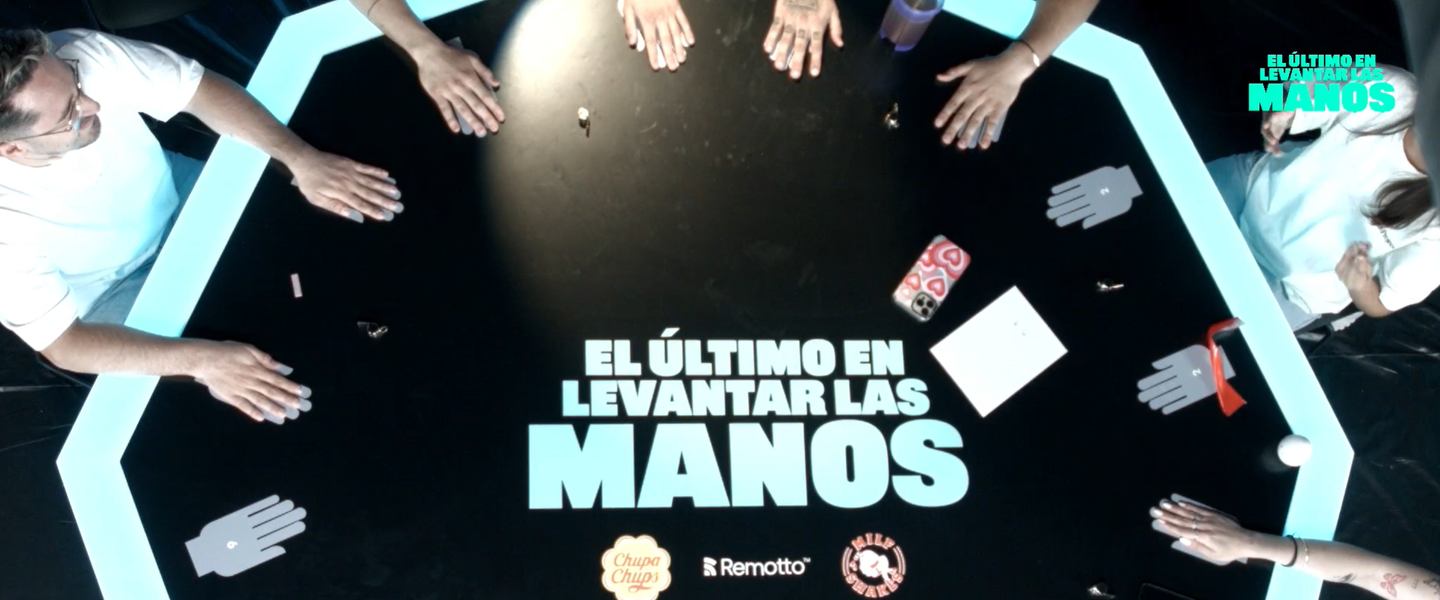 Abajo las manos, esto es un atraco