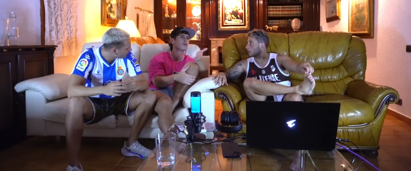 Coscu, Shelao y Momo durante un stream pasado