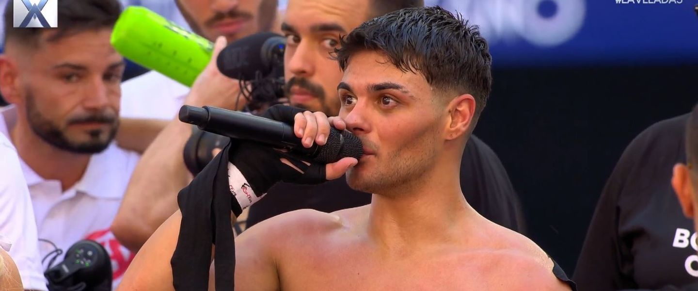 Abraham Mateo canta en el ring y derrota a Ampeter en La Velada 3