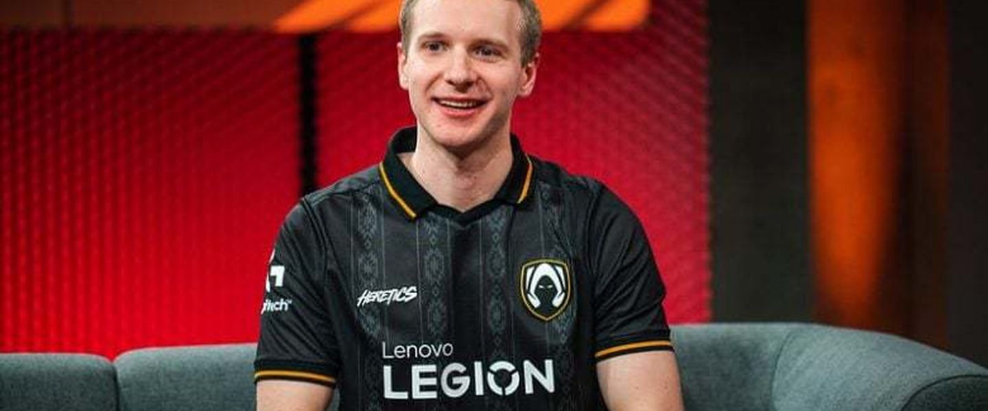 Jankos se anima con el español y calienta el partido contra Fnatic