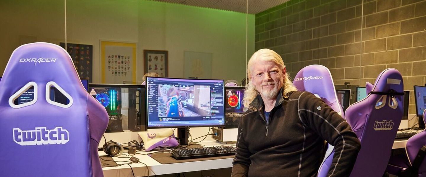 El CEO de Twitch reconoce que solo se ducha dos veces por semana