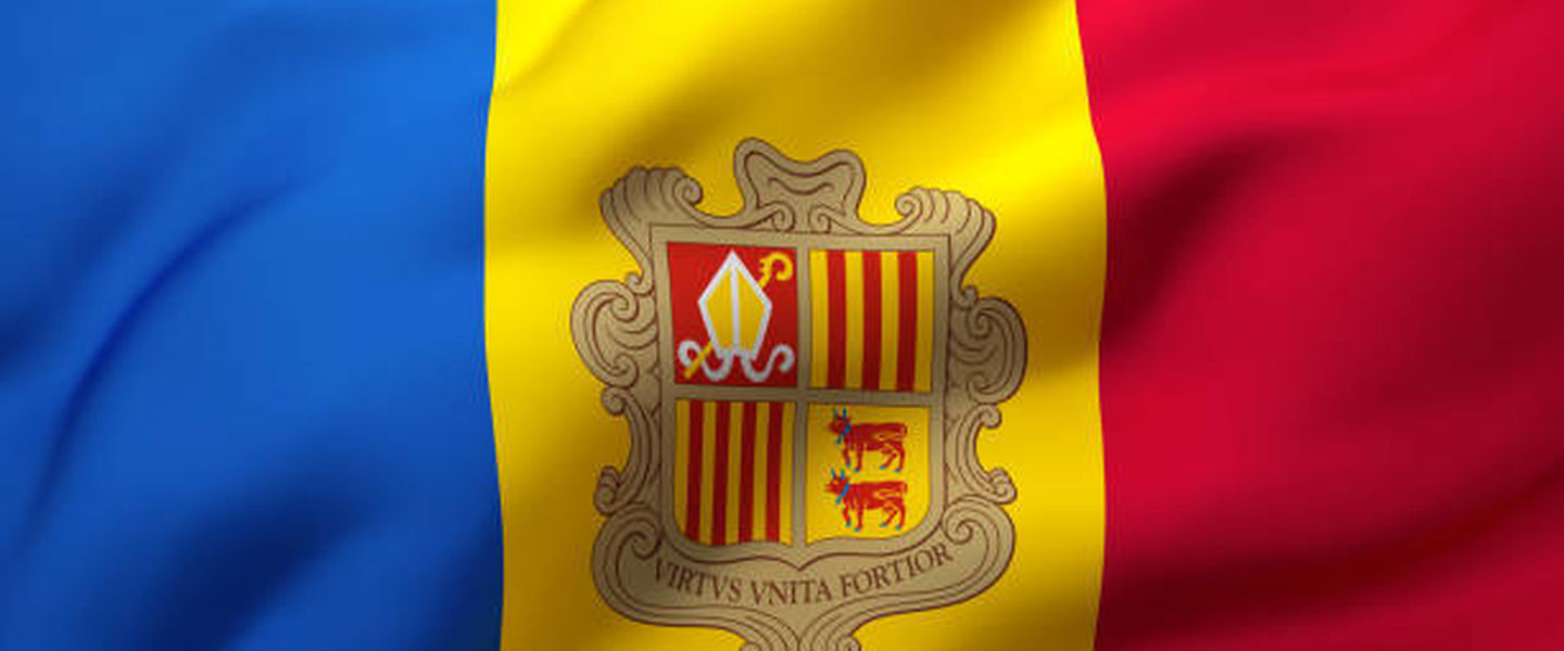 Andorra matiza: los streamers no tendrán que aprender catalán para renovar la residencia