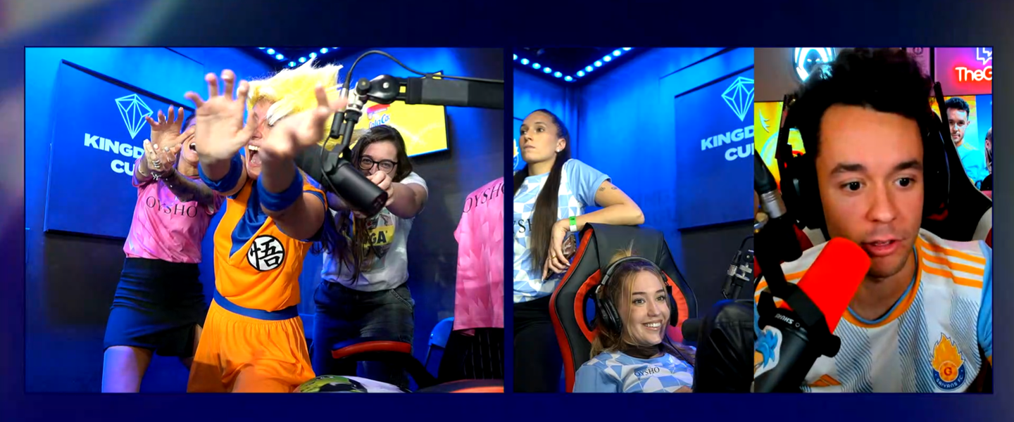 Gemita hace un Kamehameha... o algo parecido