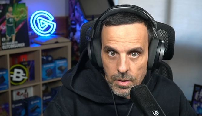Outconsumer, en un directo en su canal