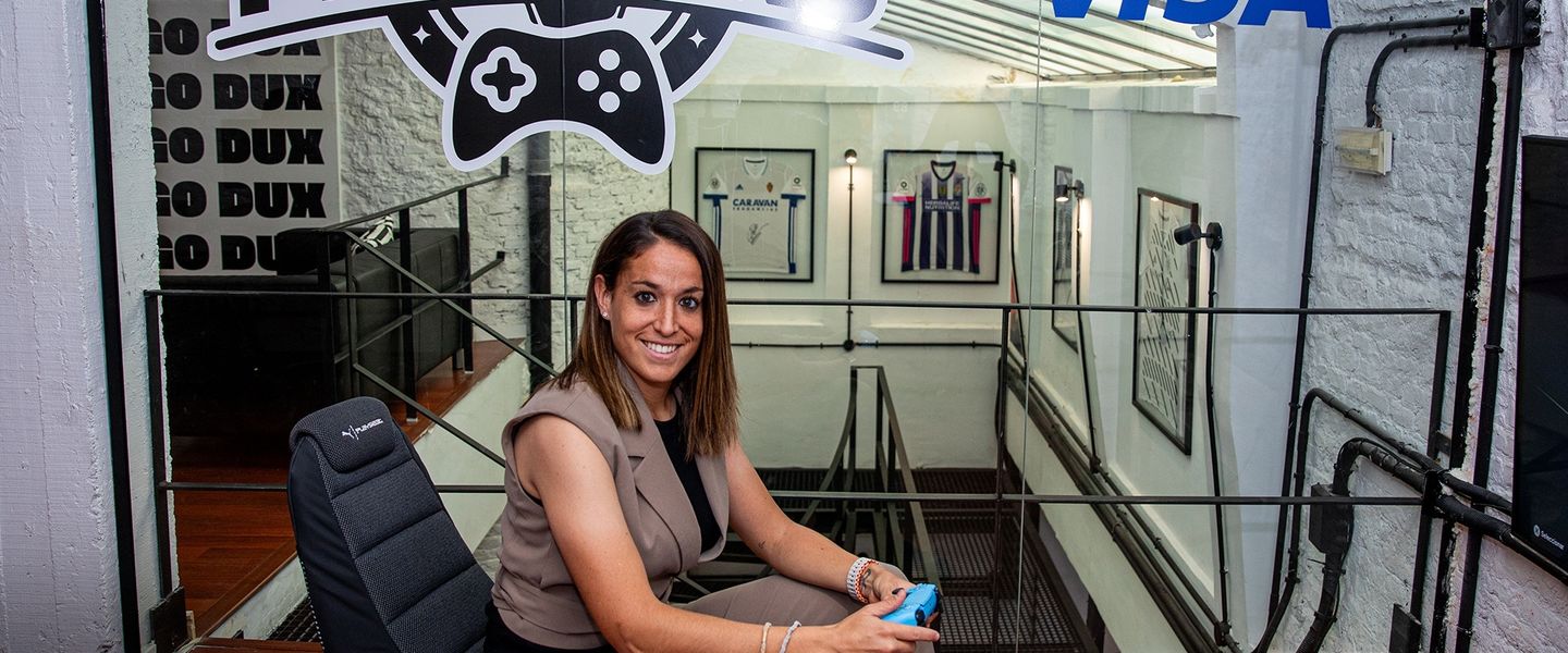 Olga García inicia el desafío 'De pro a pro' para dar el salto a los esports