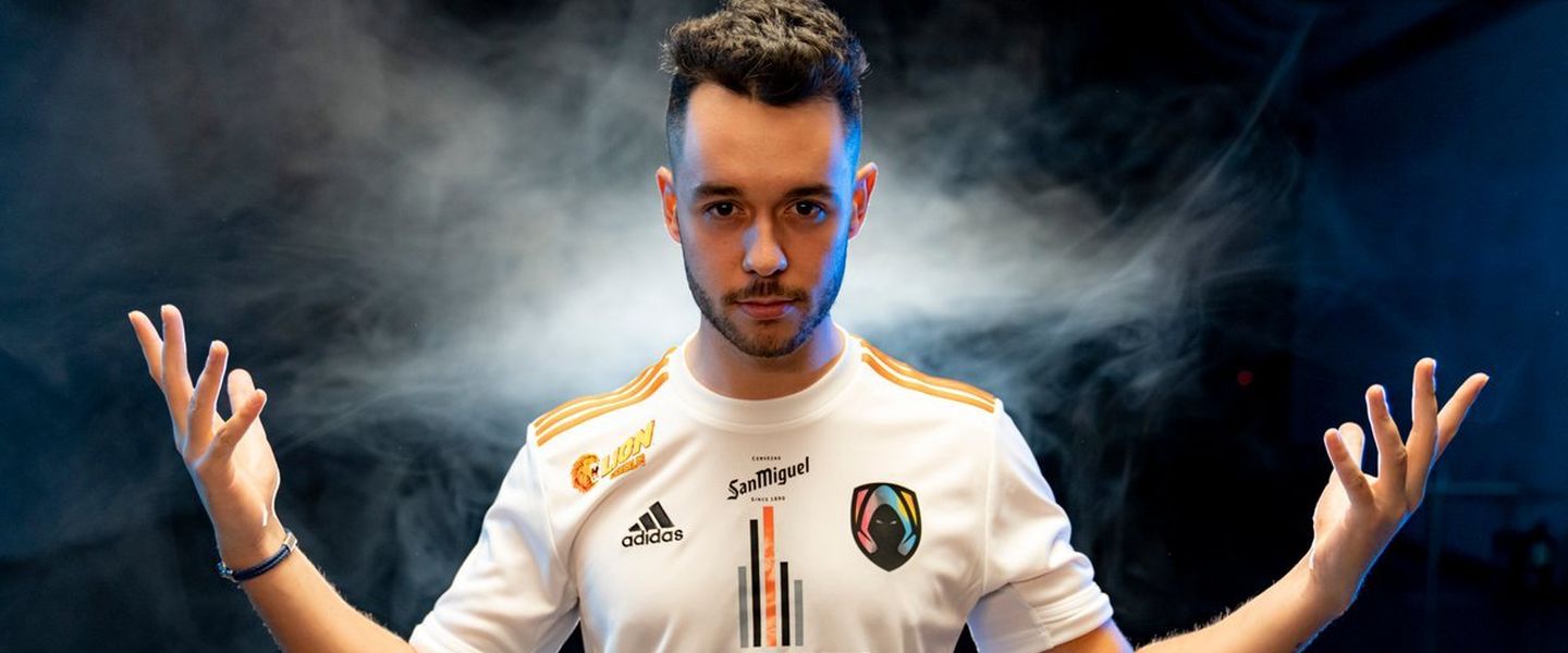 TheGrefg con la camiseta de Team Heretics