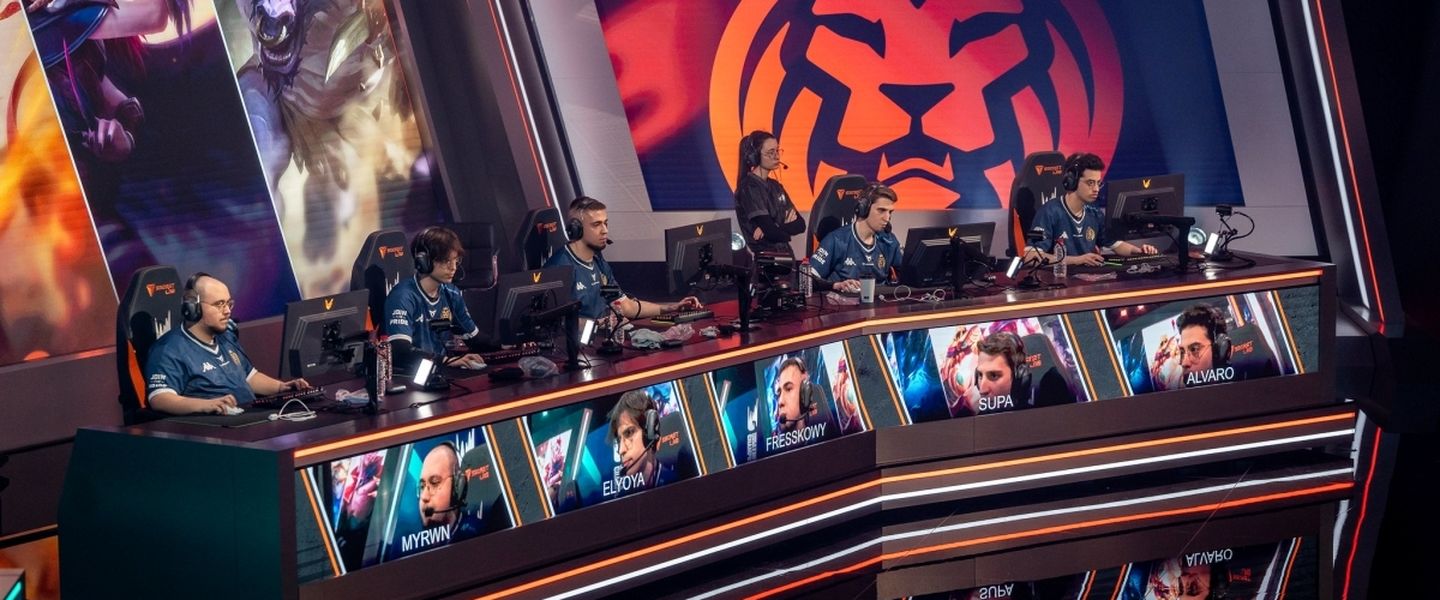 MAD Lions KOI durante el partido de playoffs contra Team Vitality