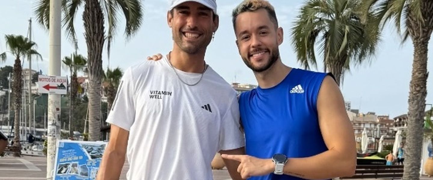 TheGrefg apoya el reto de Pitufollow con una donación para el cáncer infantil