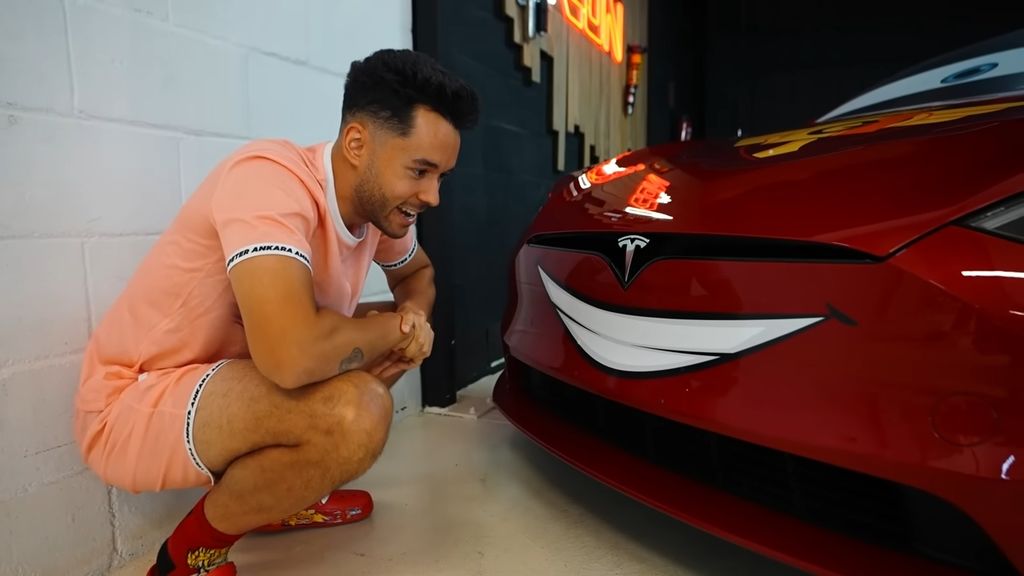 TheGrefg (Twitch) | Medias de 11.500 espectadores y picos de 14.600 sorteando su Tesla