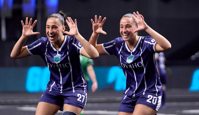 Las hermanas Clara y Coral Martínez (El Barrio)