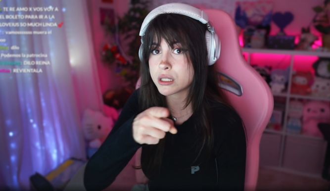 Abby en su último directo hablando de la Velada del año 5 y su combate contra RoRo