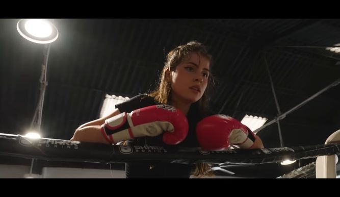Abby tras su primer entreno de boxeo en YouTube