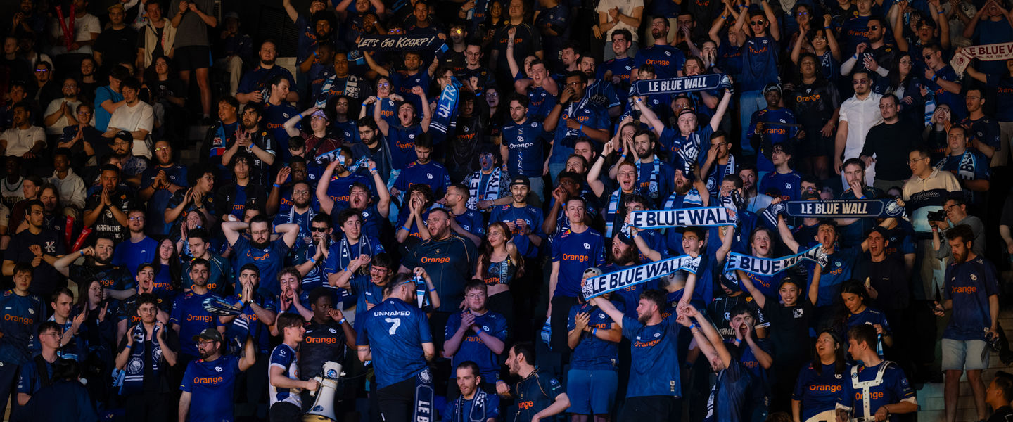 Una imagen del Blue Wall: la afición de Karmine Corp, en el evento de París