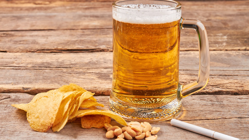 CUIDADO CON EL ALCOHOL Y EL TABACO