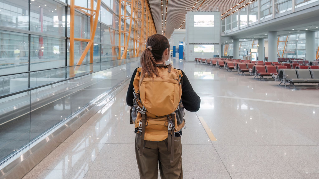 VIGILA TU MOCHILA O BOLSO